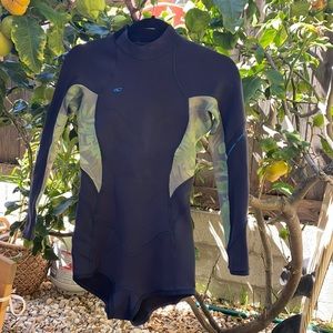 O’Neil spring suit size 6